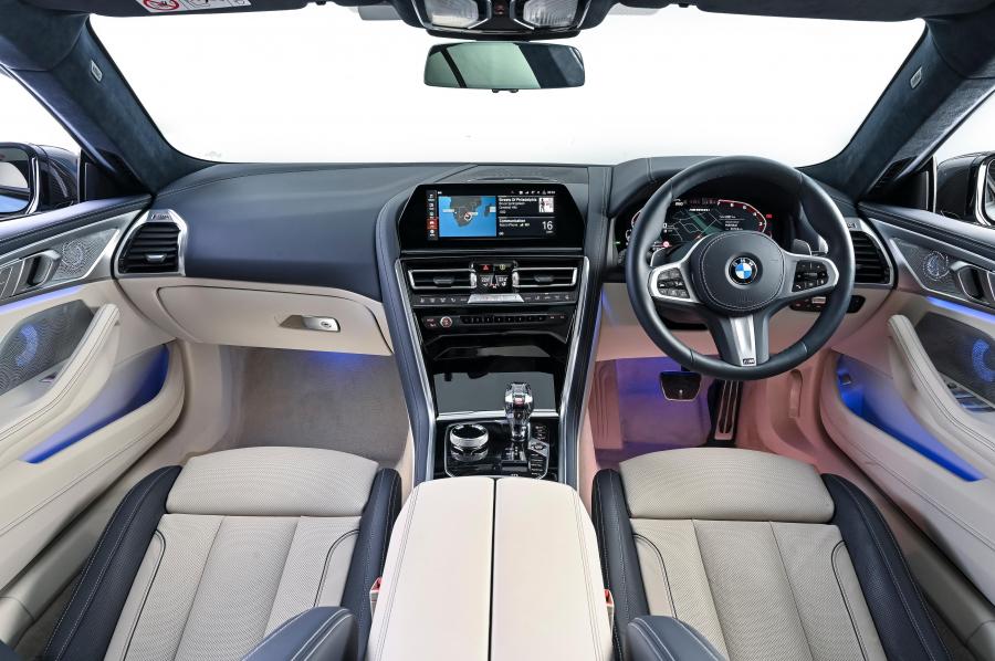 Торпедо BMW M850i xDrive Gran Coupe (G16) 2020 года  (ZA) (фото 16 из 23)